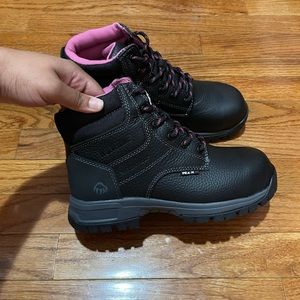 These boots are perfect to work in size 6 1/2